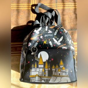 HARRY POTTER Hogwarts Mini Backpack